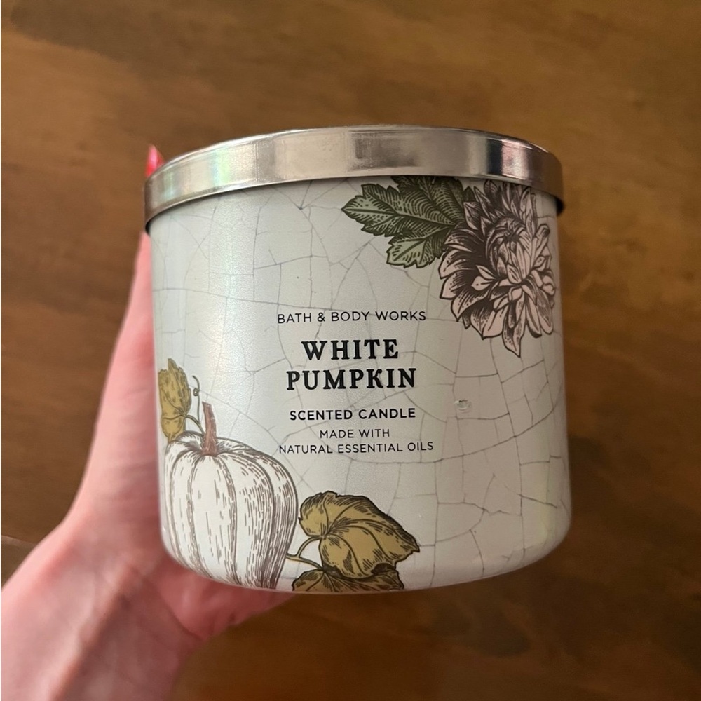 Bath & Body Works White Pumpkin Candle with Floral Design